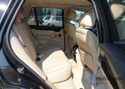 2015 BMW X5 xDrive35I z USA, uszkodzony, nr VIN 5UXKR0C59F0P06364